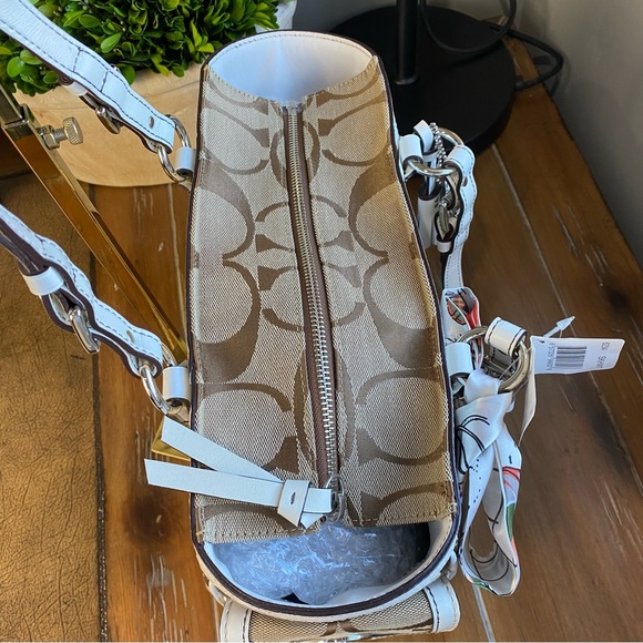 Coach Vintage Signature Gallery Tassel Tote Shoulder Bag - Picture 8 of 16